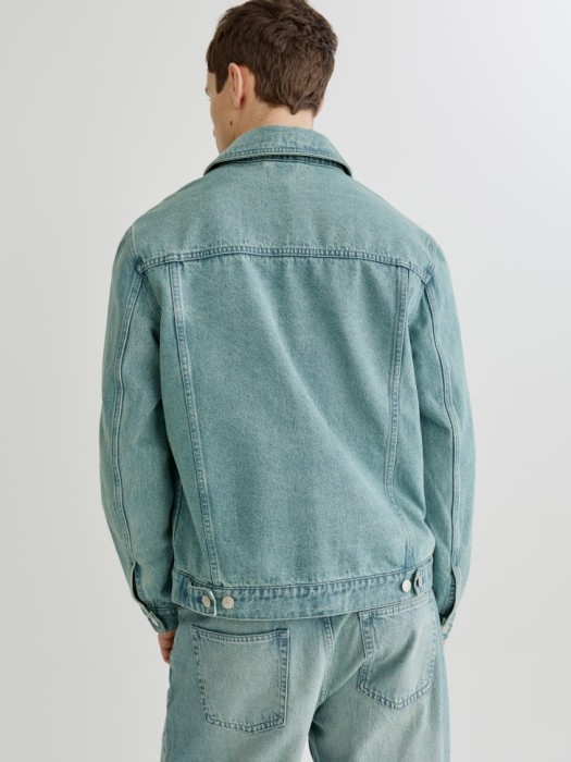 джинсовая куртка оверсайз по цене 4999 руб вид справа