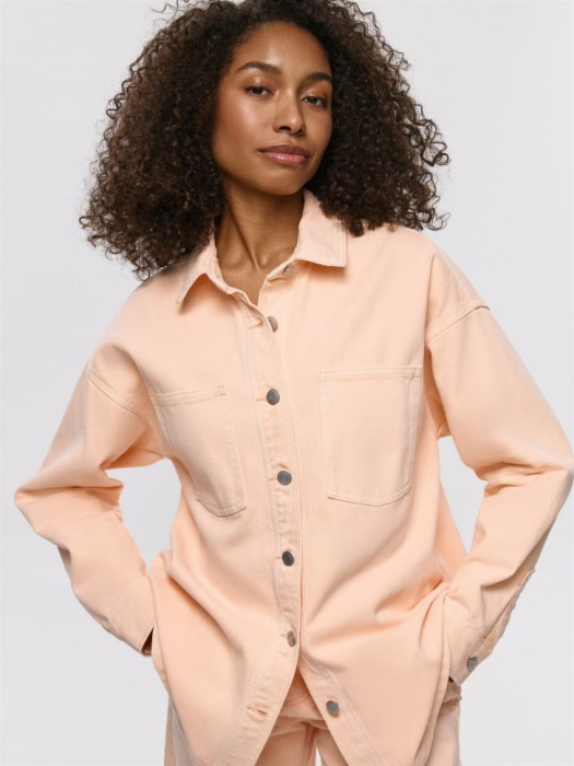 Товар персикового цвета с внутренней стороны