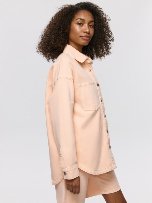 джинсовая рубашка оверсайз из хлопка спереди