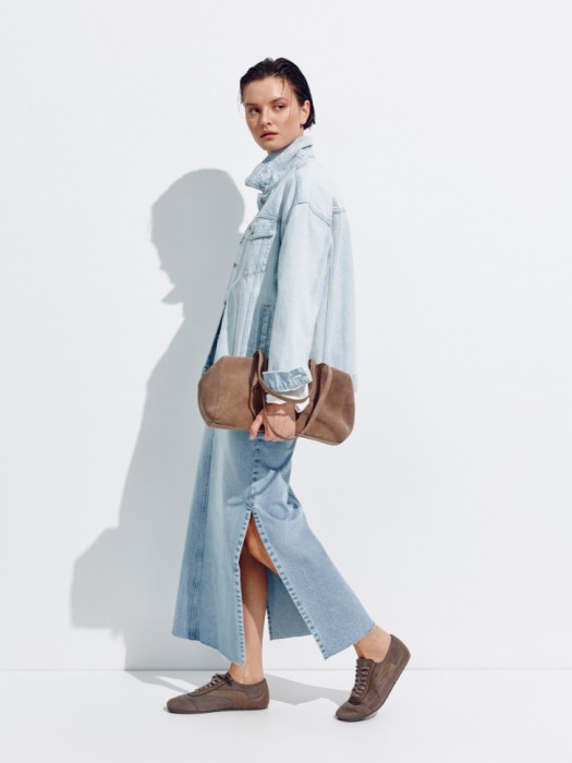 джинсовая юбка макси с боковыми разрезами универсального стиля с лицевой стороны