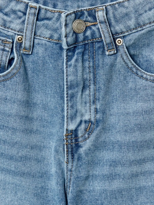 джинсовые шорты-бермуды с декоративными вырезами для девочек из хлопка спереди