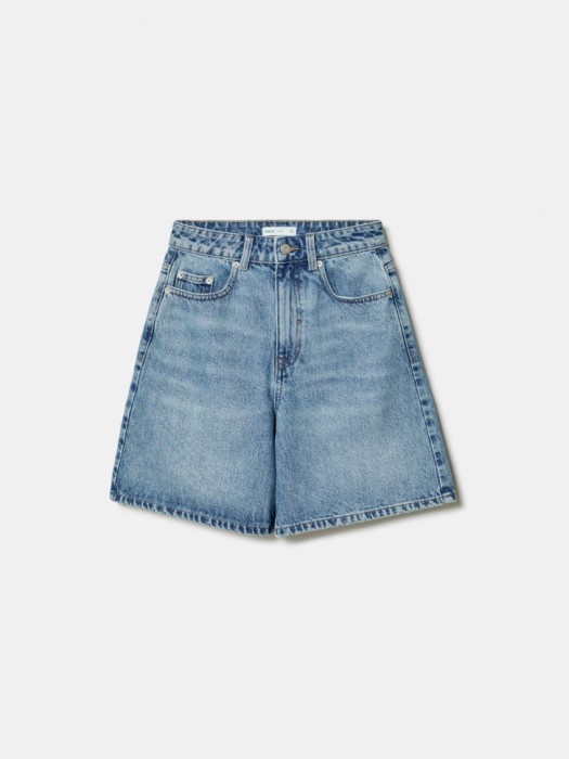 джинсовые шорты мом с высокой посадкой классического стиля с лицевой стороны