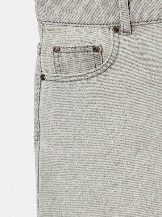 джинсовые шорты с необработанным краем из линейки  young из джинсы и джинскота спереди