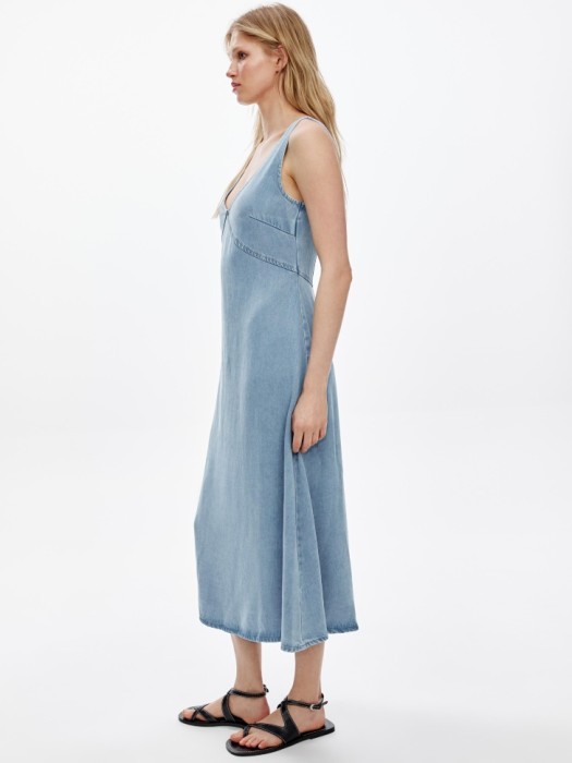 джинсовый сарафан миди из лиоцелла по цене 4599 руб вид справа