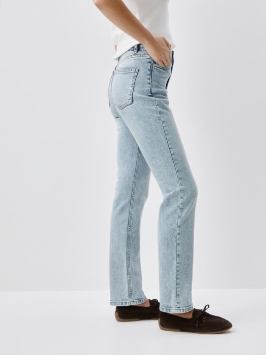 джинсы 407 regular fit по цене 3599 руб вид справа