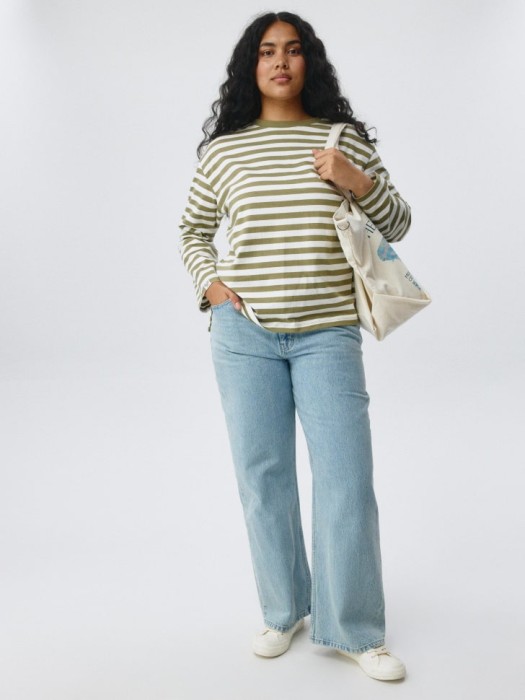 джинсы 411 wide leg из органического хлопка от бренда sela вид слева