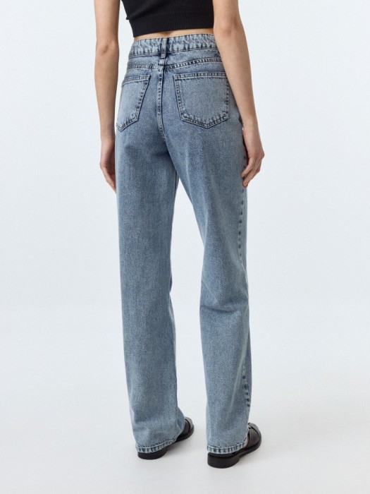 джинсы 411 wide leg по цене 2499 руб вид справа