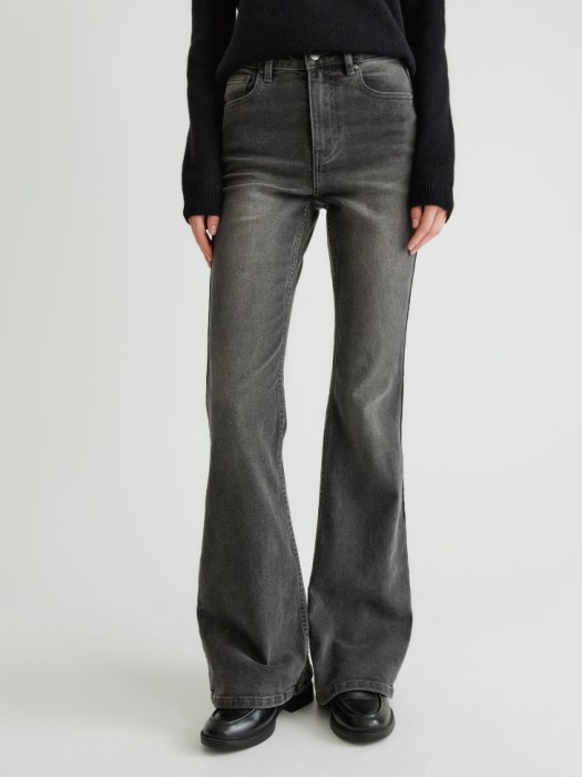джинсы 445 flared по цене 3599 руб вид справа