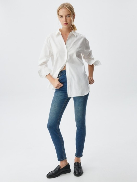 джинсы 495 skinny fit от бренда sela вид слева