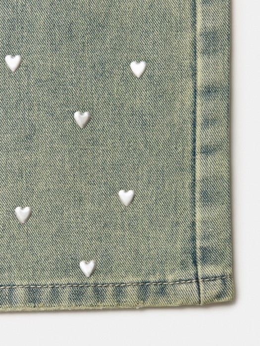 Товар желтого цвета с внутренней стороны