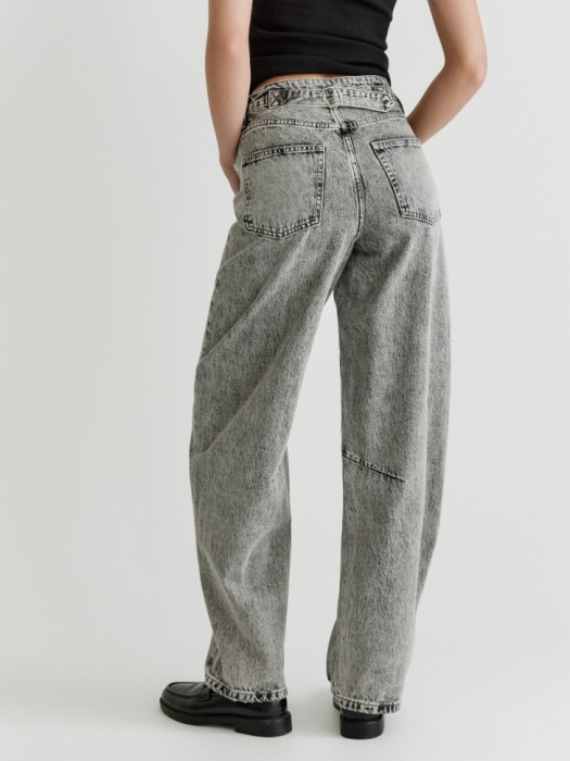 джинсы balloon fit по цене 3999 руб вид справа