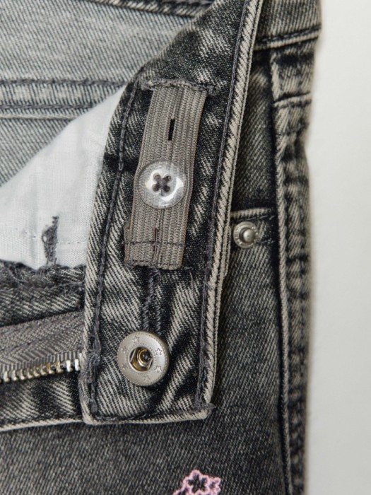 джинсы bootcut для девочек с вышивкой  x смешарики из хлопка спереди