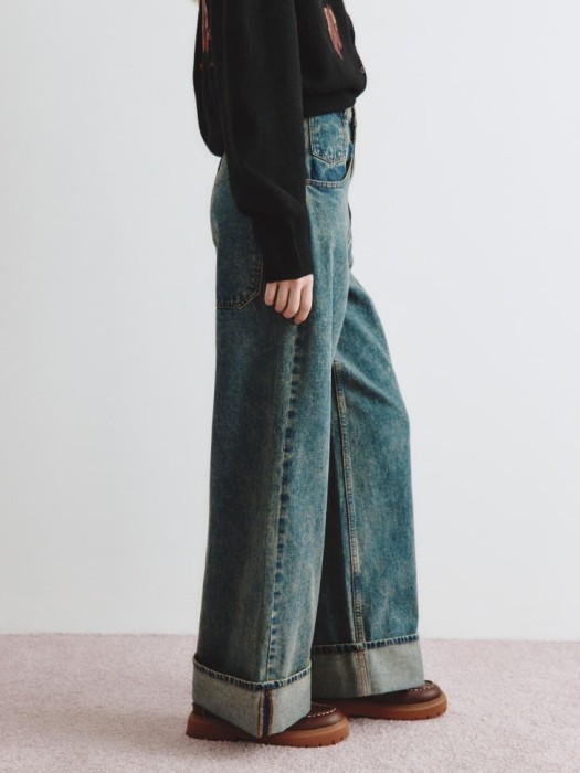 джинсы boyfriend fit из линейки  young по цене 3699 руб вид справа