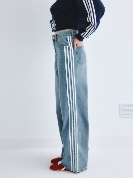 джинсы boyfriend из линейки  young по цене 2799 руб вид справа