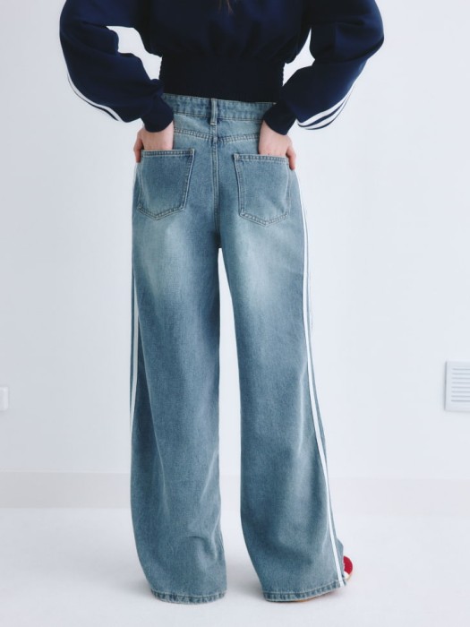 джинсы boyfriend из линейки  young из россии вид сбоку