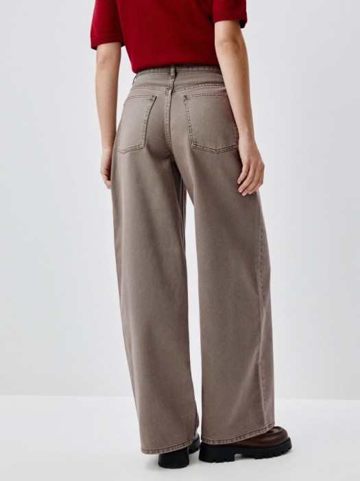 джинсы boyfriend по цене 1999 руб вид справа