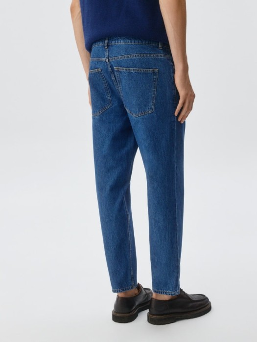 джинсы carrot fit со средней посадкой из россии вид сбоку