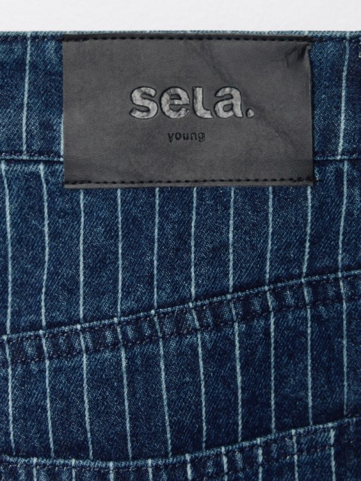 джинсы из линейки  young классического стиля с лицевой стороны