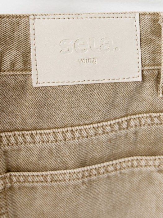 джинсы из линейки  young от 16 до 18 лет с изнаночной стороны