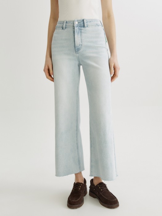 джинсы кюлоты 405 с необработанным краем от бренда sela вид слева