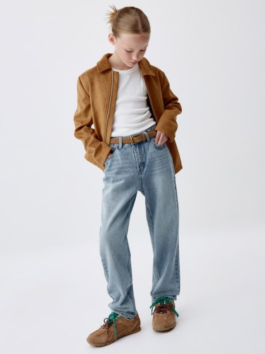 джинсы mom fit для девочек от бренда sela вид слева