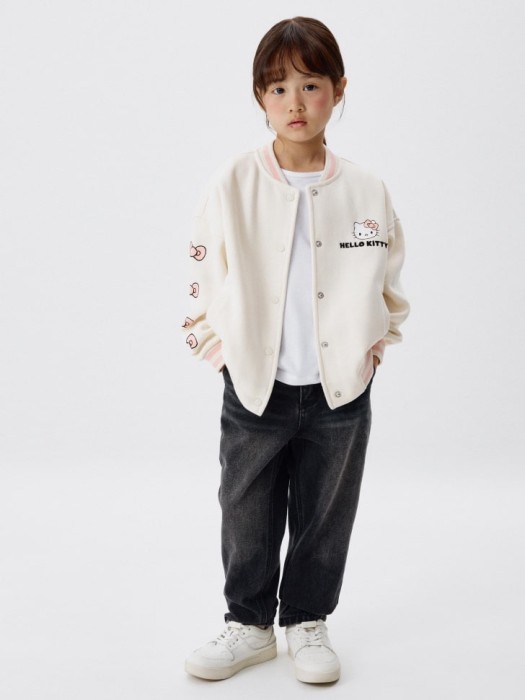 джинсы mom fit на резинке для девочек от бренда sela вид слева