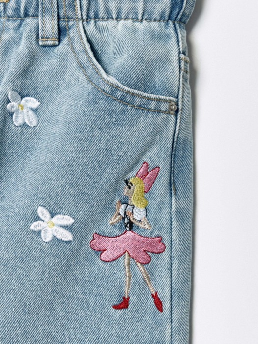 джинсы paperbag fit для девочек с вышивкой  x союзмультфильм по цене 2299 руб вид справа