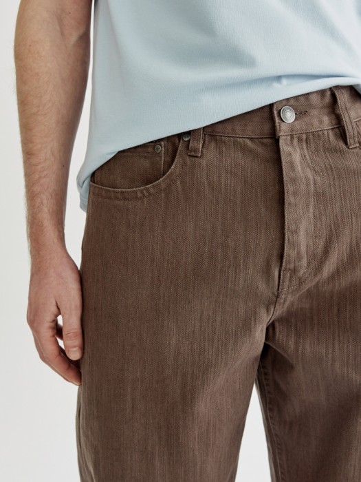 джинсы прямого кроя со средней посадкой из россии вид сбоку