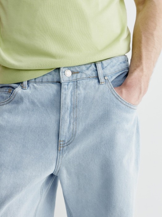 джинсы прямого кроя со средней посадкой из россии вид сбоку