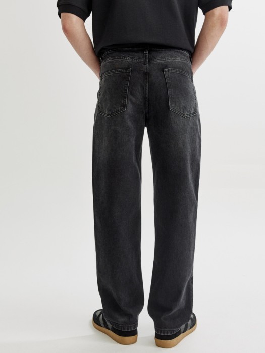 джинсы прямого кроя со средней посадкой по цене 3999 руб вид справа