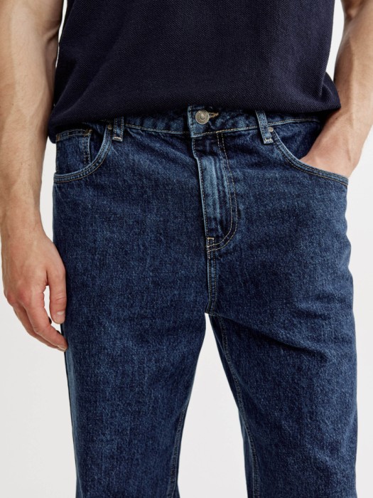 джинсы прямого кроя со средней посадкой из россии вид сбоку