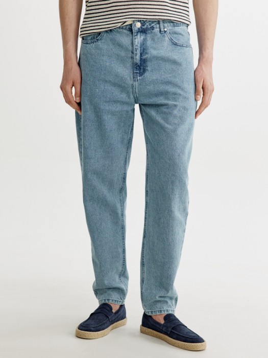 джинсы расслабленного кроя со средней посадкой от бренда sela вид слева