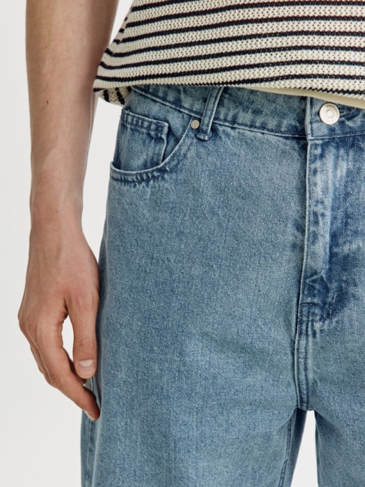 джинсы расслабленного кроя со средней посадкой из россии вид сбоку