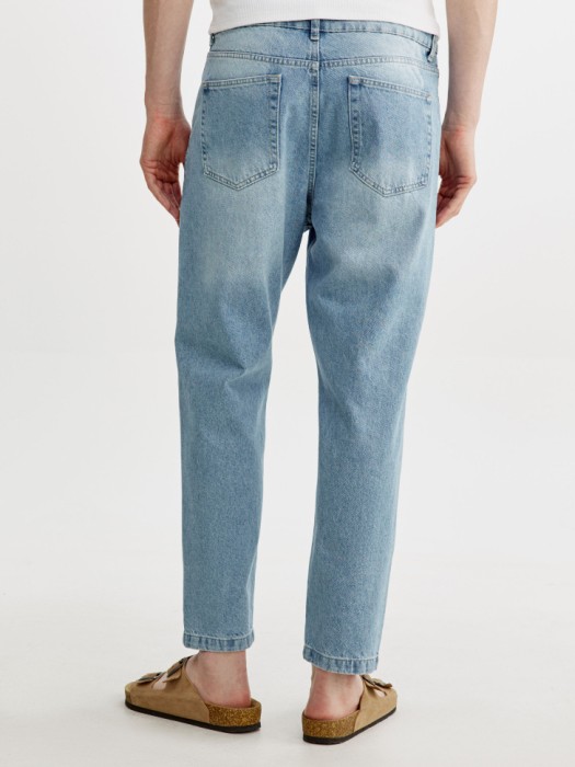 джинсы расслабленного кроя со средней посадкой по цене 3999 руб вид справа