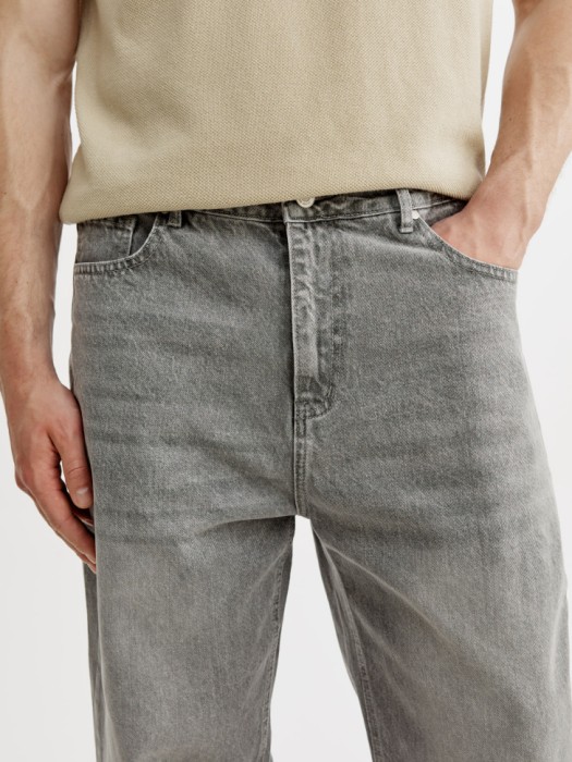 джинсы расслабленного кроя со средней посадкой из россии вид сбоку