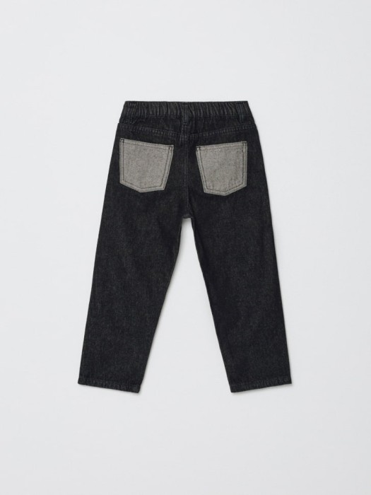 Товар черного цвета с внутренней стороны