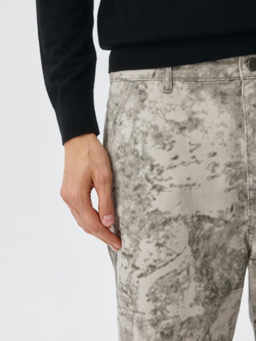 джинсы relaxed fit с принтом из россии вид сбоку