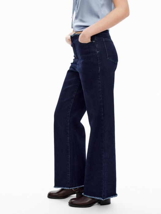 джинсы широкие без пояса из линейки  young по цене 3899 руб вид справа