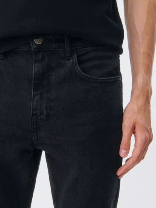 джинсы slim fit со средней посадкой из россии вид сбоку