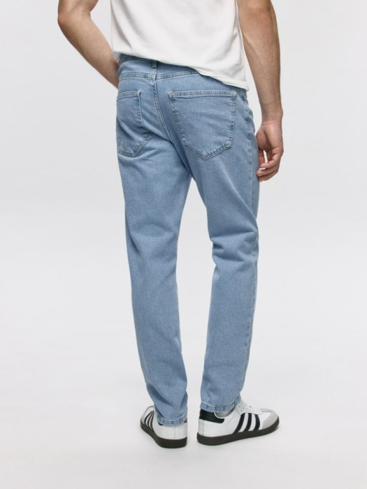 джинсы slim fit со средней посадкой по цене 1499 руб вид справа
