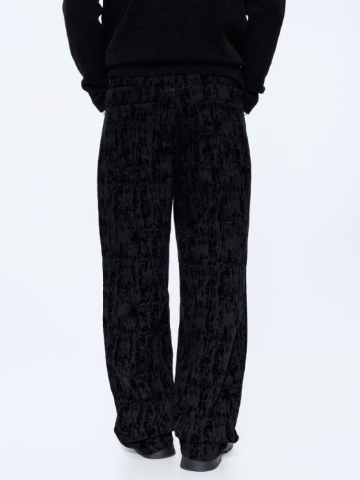 джинсы straight fit c бархатной текстурой по цене 4299 руб вид справа