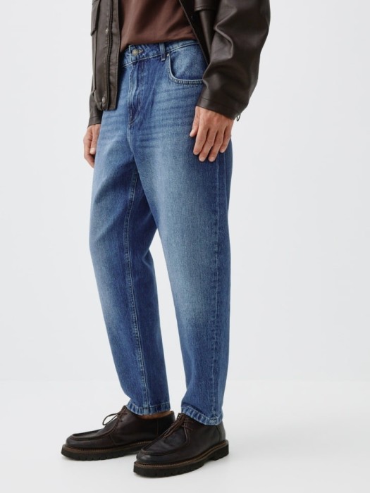 джинсы straight fit со средней посадкой от бренда sela вид слева