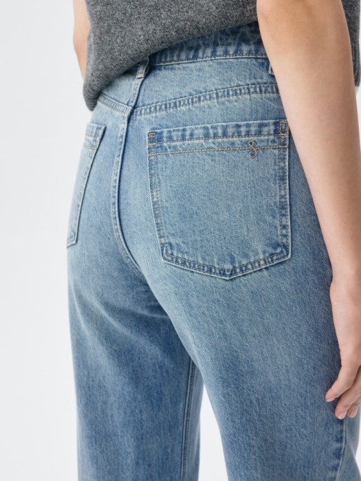 Товар голубого цвета с внутренней стороны