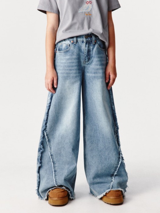 джинсы super wide с бахромой для девочек от бренда sela вид слева