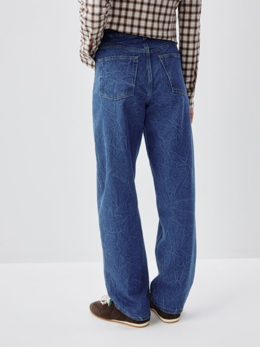 джинсы tapered с жатым эффектом из россии вид сбоку