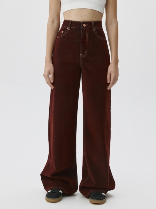 джинсы wide leg c бархатистым флоковым покрытием от бренда sela вид слева