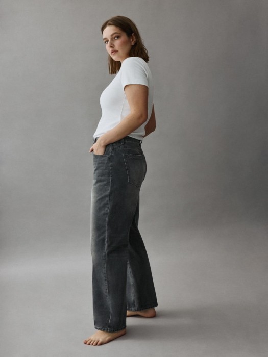 джинсы wide leg с высокой посадкой классического стиля с лицевой стороны