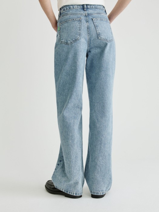 джинсы wide leg по цене 3599 руб вид справа