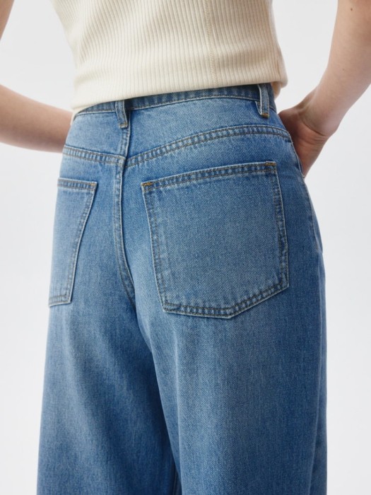 Товар индиго цвета с внутренней стороны