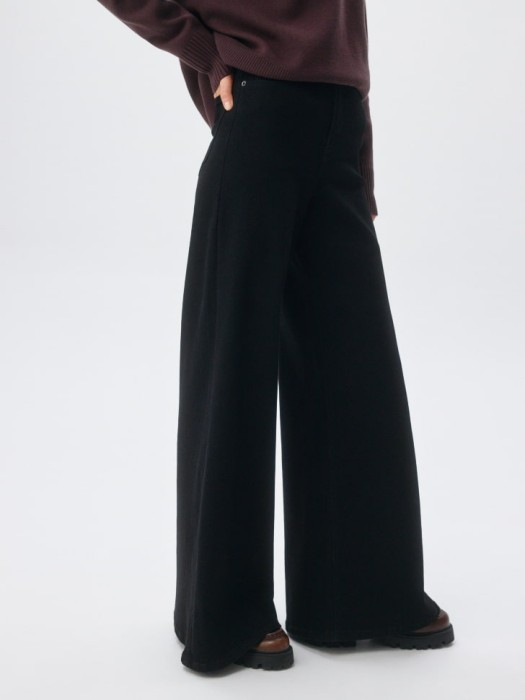 джинсы wide leg по цене 2399 руб вид справа